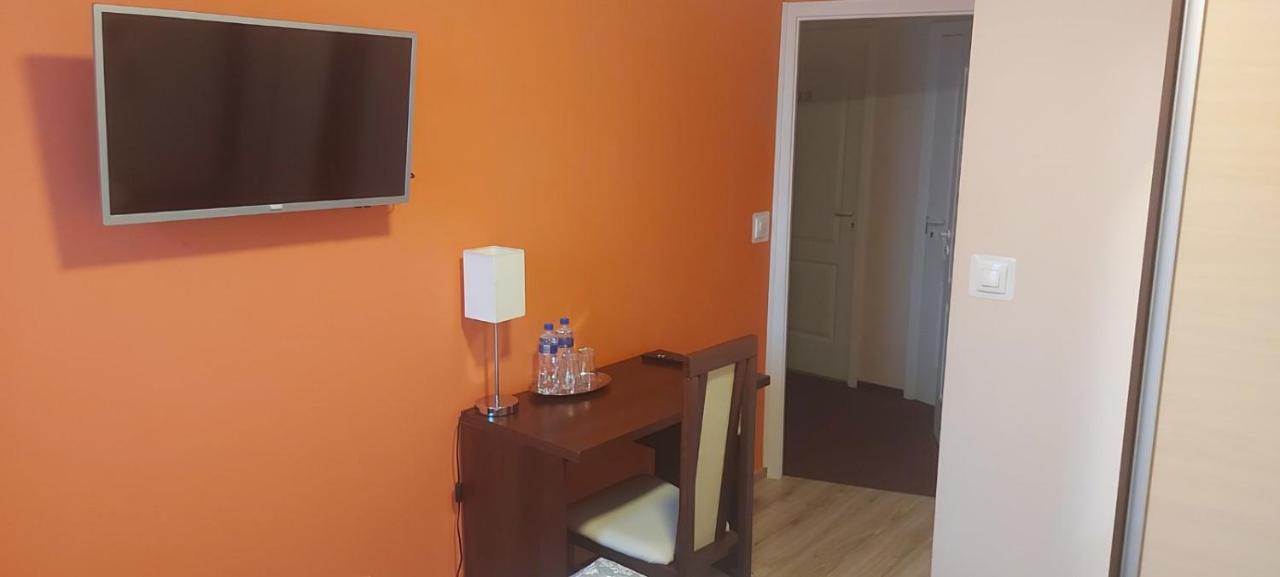 Motel Pauza Tarnowo Podgórne Exteriér fotografie