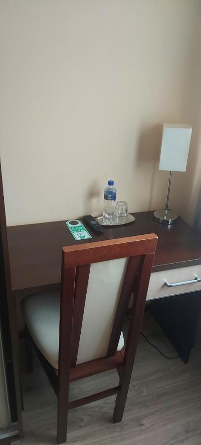 Motel Pauza Tarnowo Podgórne Exteriér fotografie